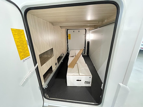 Sun Living S 75 SL / B-kort / Taksäng / Trume Diesel / 5 bältad/Auto 165hk 5 of 28