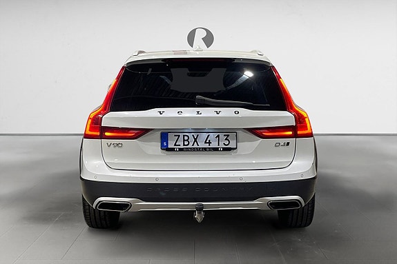 Volvo V90 Cross Country 6 of 16
