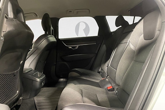 Volvo V90 Cross Country 14 of 16
