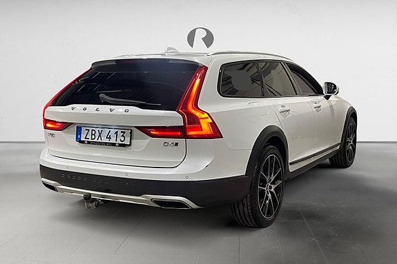 Volvo V90 Cross Country 7 of 16
