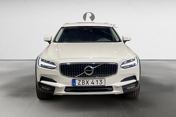 Volvo V90 Cross Country 10 of 16