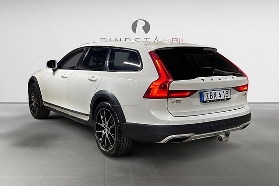Volvo V90 Cross Country 5 of 16