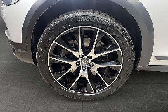 Volvo V90 Cross Country 16 of 16