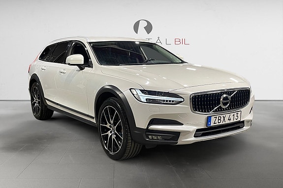 Volvo V90 Cross Country 9 of 16