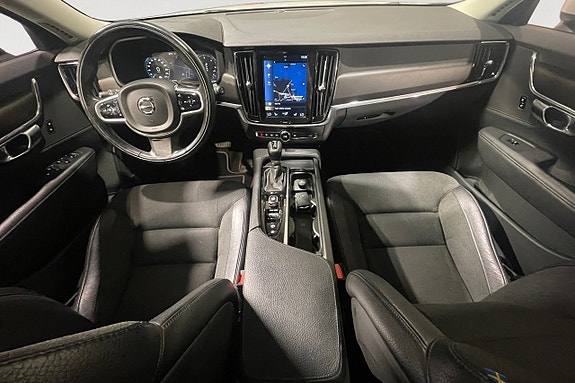 Volvo V90 Cross Country 11 of 16