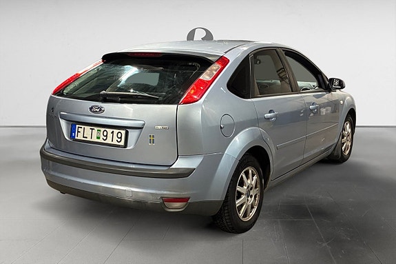 Ford Focus 7 of 17