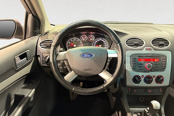 Ford Focus 13 of 17