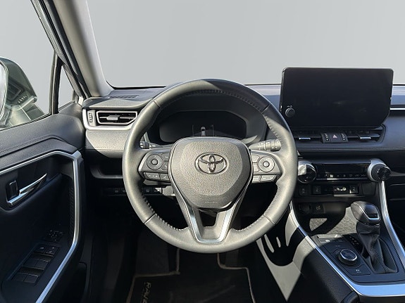Toyota RAV4 11 of 12