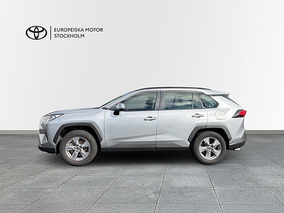 Toyota RAV4 5 of 12