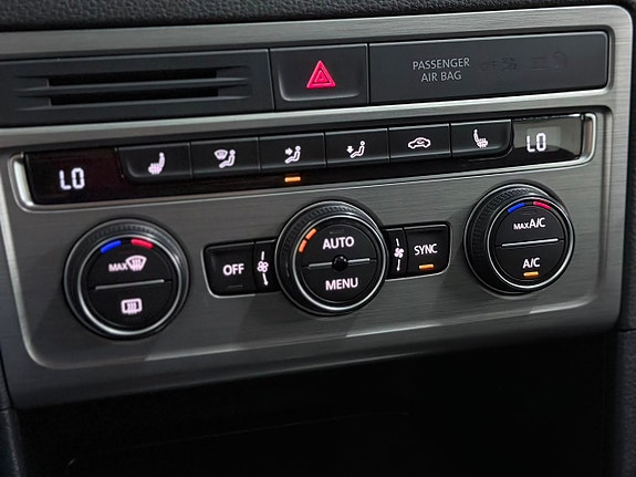 Volkswagen Golf Sportsvan 19 of 21