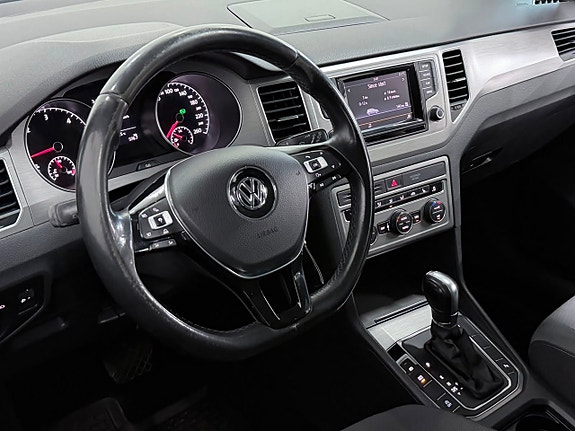 Volkswagen Golf Sportsvan 2 of 21