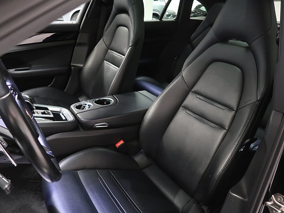 Porsche Panamera 4 15 of 30
