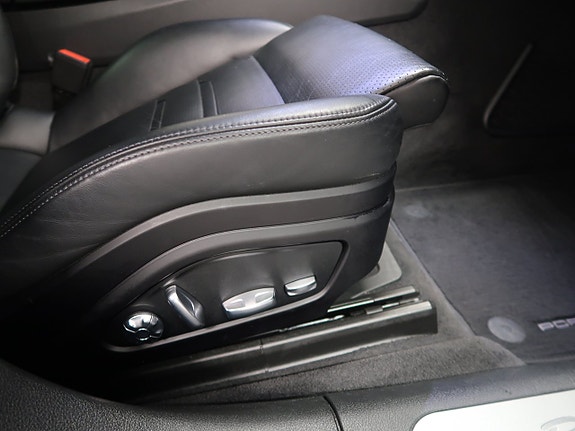 Porsche Panamera 4 21 of 30