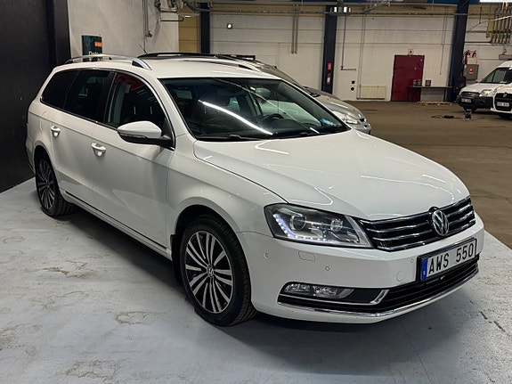 Volkswagen Passat 2 of 24