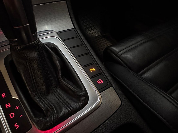 Volkswagen Passat 19 of 24