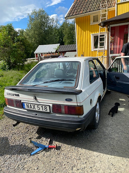 Ford Escort 7 of 7