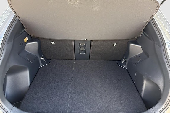 Toyota Yaris Cross 12 of 16