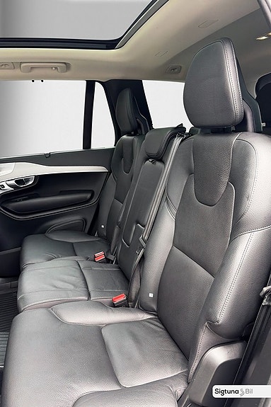 Volvo XC90 20 of 30