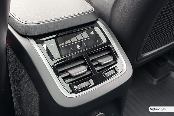 Volvo XC90 21 of 30