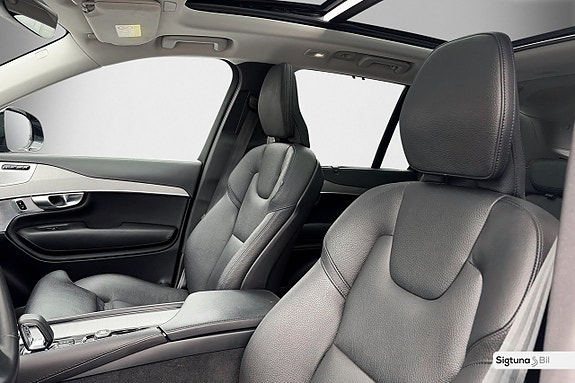 Volvo XC90 16 of 30