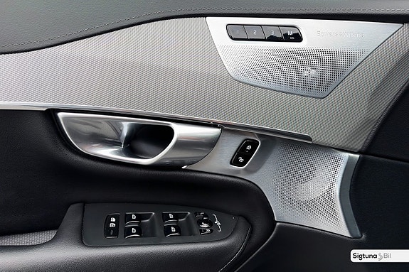 Volvo XC90 18 of 30