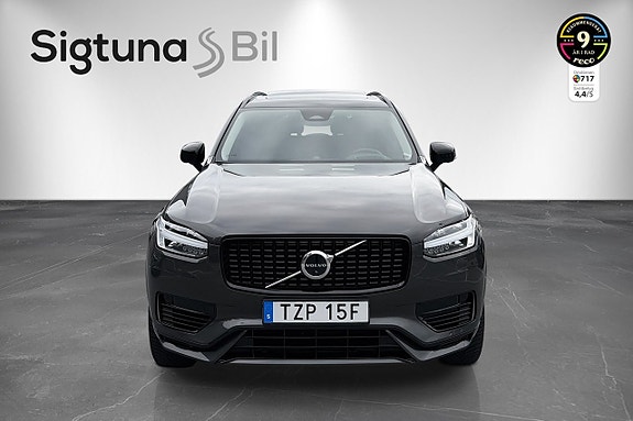 Volvo XC90 2 of 30