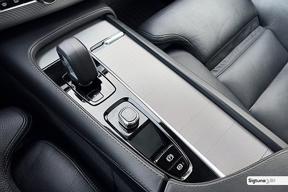 Volvo XC90 25 of 30