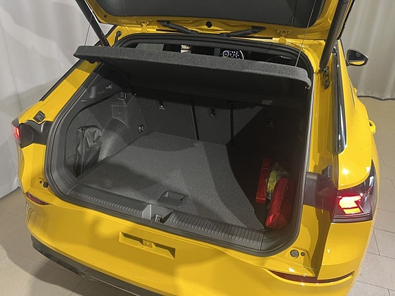 Volkswagen T-Roc 7 of 21