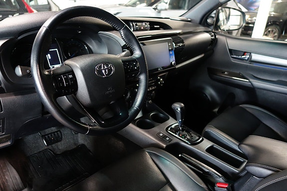 Toyota HiLux 5 of 8