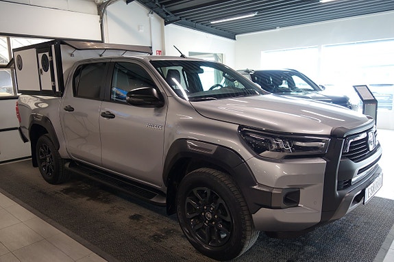 Toyota HiLux 2 of 8