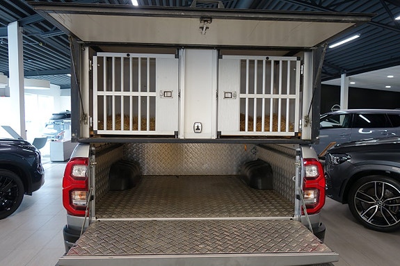 Toyota HiLux 8 of 8