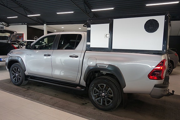 Toyota HiLux 3 of 8