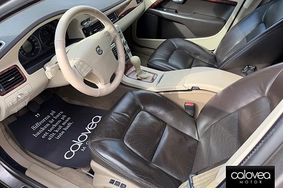 Volvo XC70 11 of 12