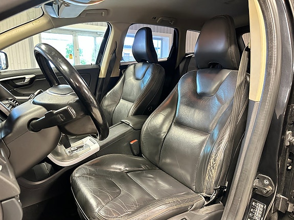 Volvo XC60 21 of 30