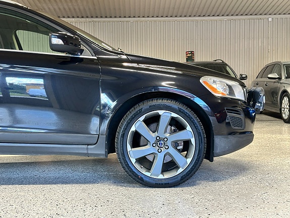 Volvo XC60 13 of 30