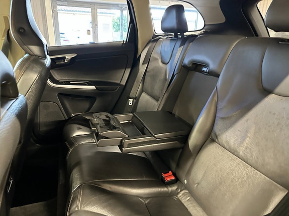 Volvo XC60 23 of 30