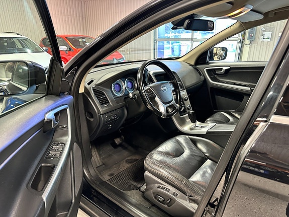 Volvo XC60 18 of 30
