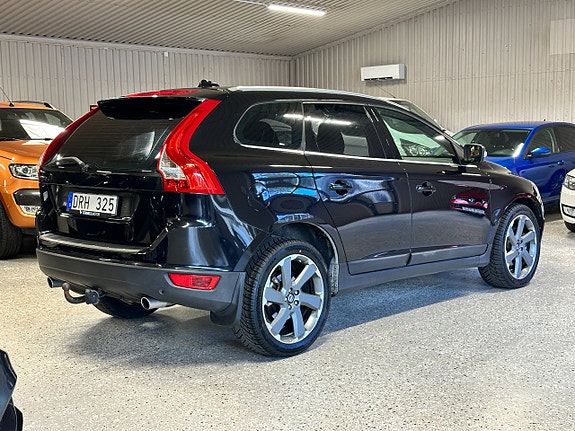Volvo XC60 8 of 30