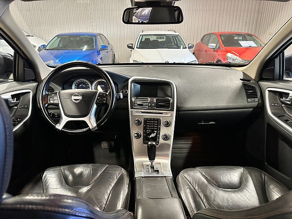 Volvo XC60 25 of 30