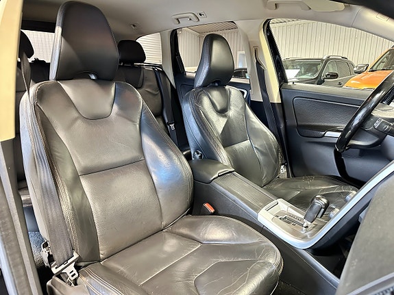 Volvo XC60 17 of 30