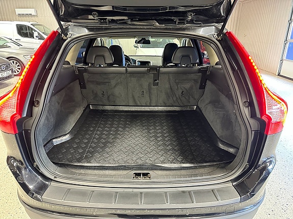 Volvo XC60 10 of 30