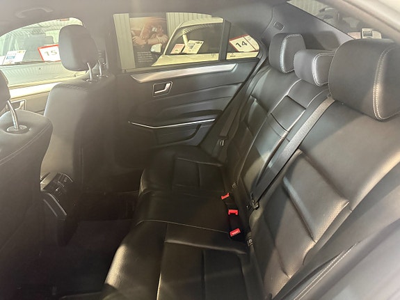 Mercedes-Benz E220 9 of 17
