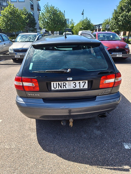 Volvo V40 3 of 5