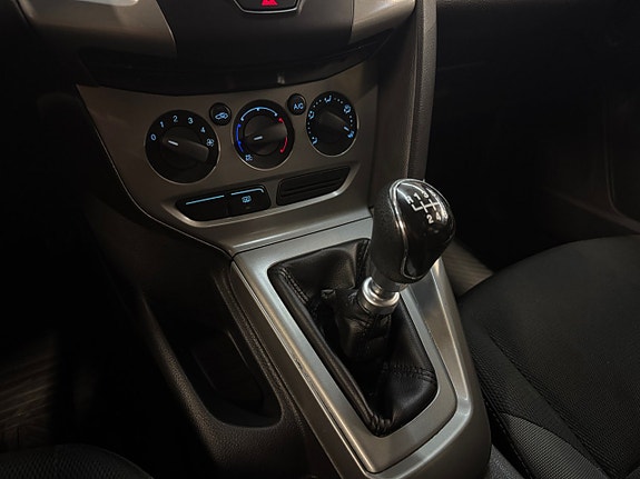 Ford Focus 19 of 23