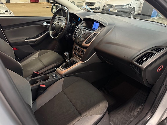 Ford Focus 12 of 23
