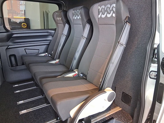 Volkswagen Transporter 12 of 12