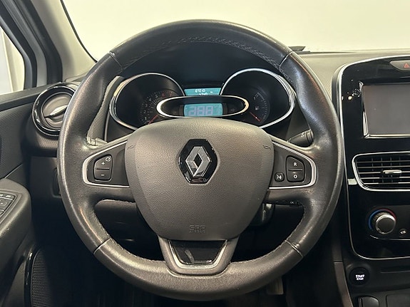 Renault Clio 10 of 16