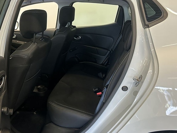Renault Clio 8 of 16