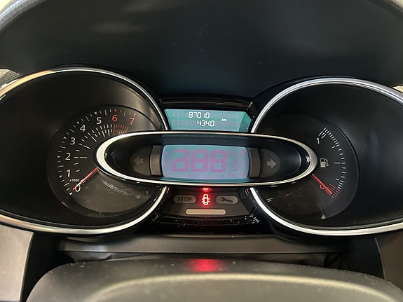 Renault Clio 12 of 16