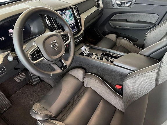 Volvo XC60 9 of 20